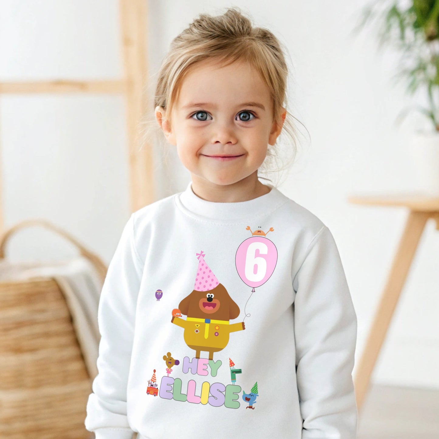 Hey Duggee Birthday Sweatshirt - Girls Personalised Hey Duggee Pink Bday Jumper, Girls personalised hey duggee, dey duggee pink balloon, pink balloon birthday, hey duggee personalised birthday sweatshirt jumper