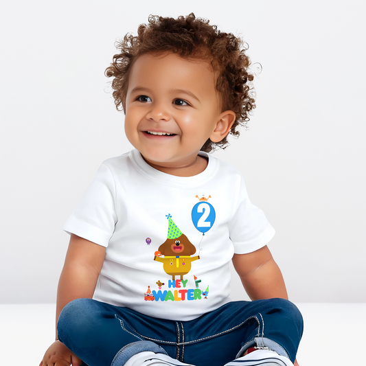 hey duggee birthday t-shirt: A vibrant and colourful Hey Duggee birthday t-shirt for boys, featuring Hey Duggee and the Squirrels. The toddler birthday shirt is personalised with the child's name and age, displayed within a cheerful blue balloon. Toddler birthday t-shirt, gift ideas for toddlers, personalised hey duggee shirt